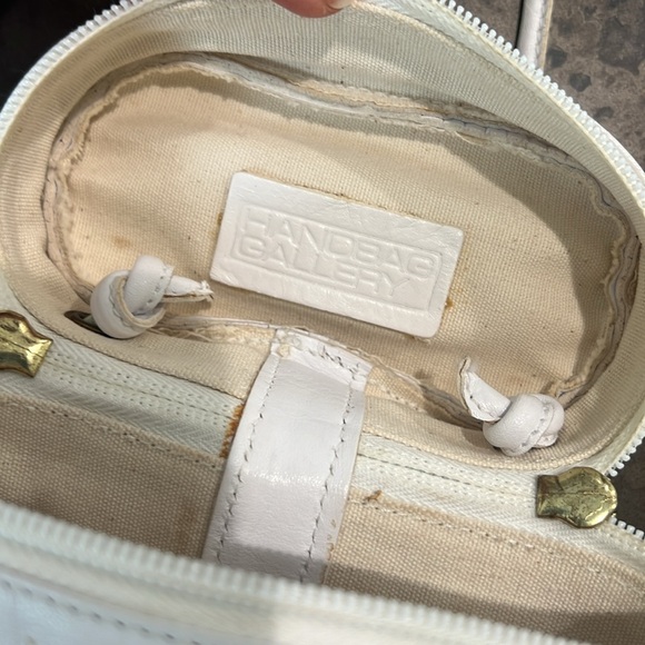Il Bisonte White Leather Vanity Handbag - Picture 3 of 10